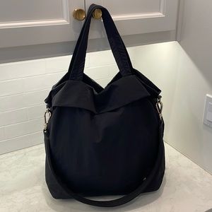 Lululemon tote bag